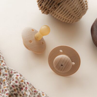 Natural rubber and wood pacifier | Round shape