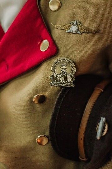 Steampunk Badge League of seriously elegant Gentlemen Brooch