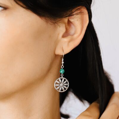 Silver daisy earrings with fine malachite stones