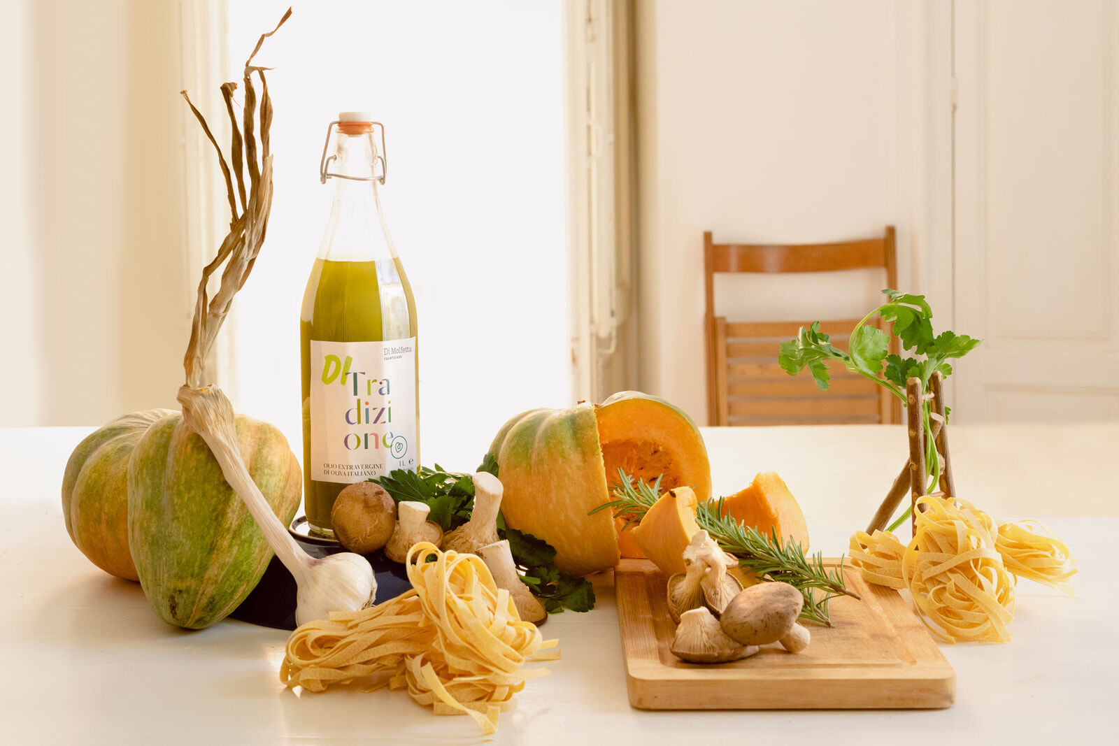 Olio extravergine di oliva in bottiglia da 1 LT TRADIZIONALE- Novello- 100% prodotto italiano