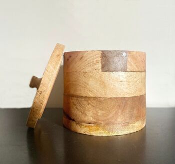 Boîte de rangement en bois de manguier avec couvercle 2