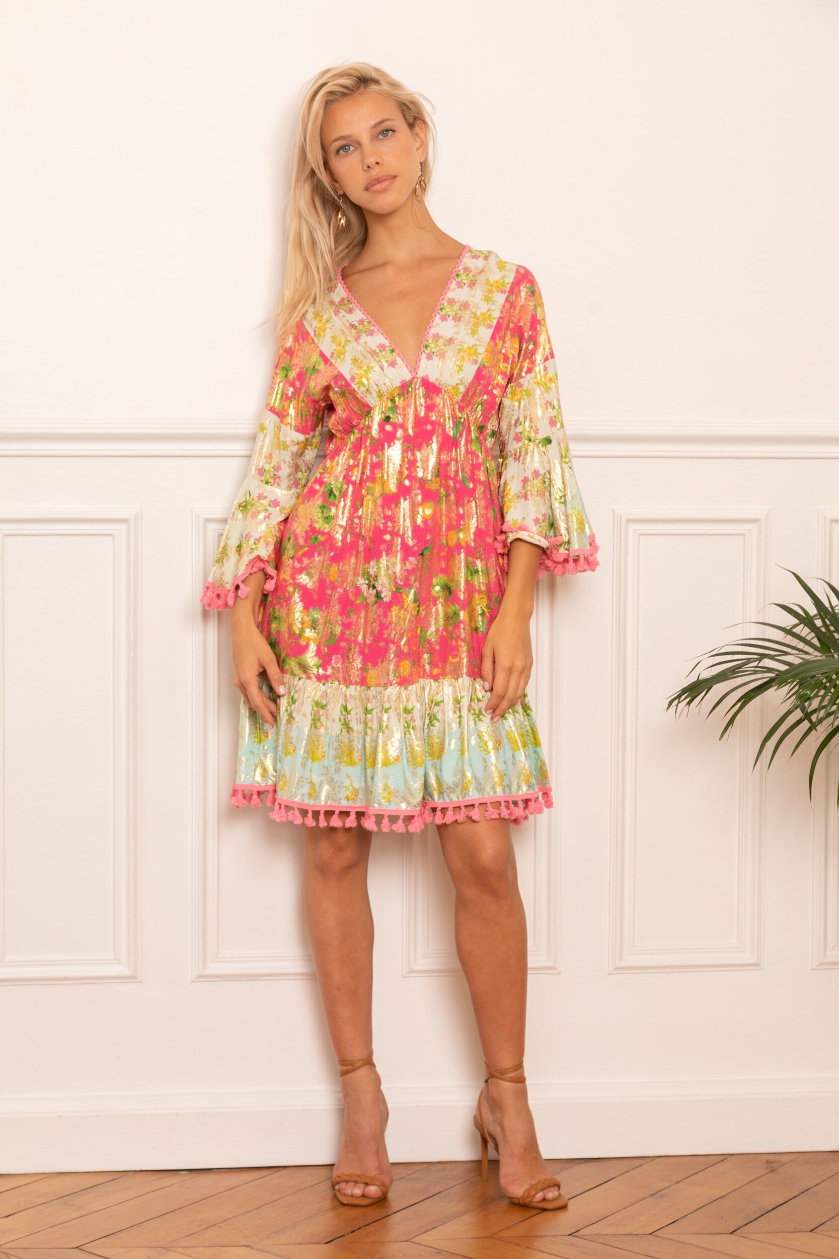 Tunikakleid mit V-Ausschnitt, Troddeln, Blumendruck und Goldeffekt