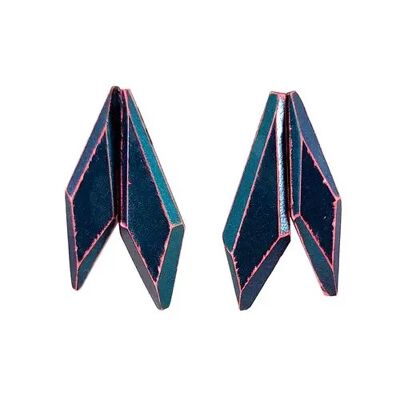 The Faceted Wings Studs - L