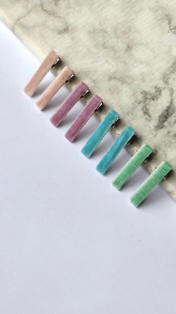LESS IS MORE IV - Set of 8 Hair Clips 1