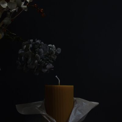 BEESWAX RIBBED CANDLE - JULES