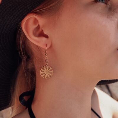 Golden daisy earrings with tourmaline gemstones