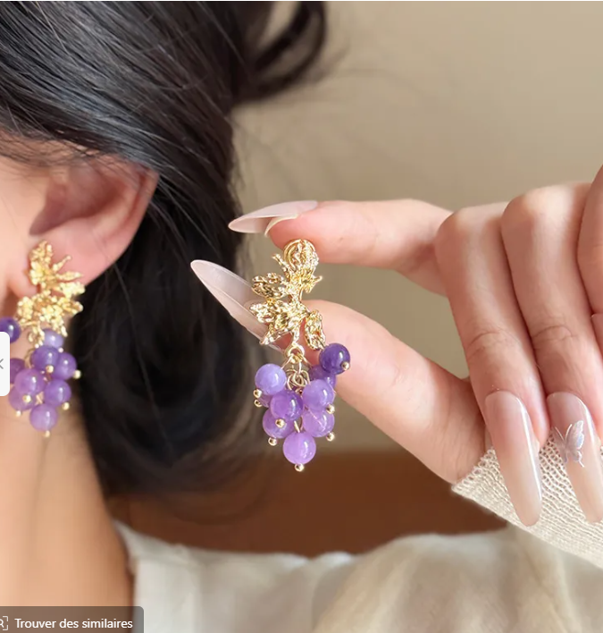 Stud earrings and small clustered amethysts