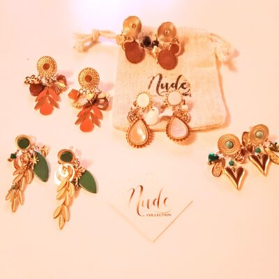 LOTE de 5 pares de aretes ''PUCES'' surtidos en acero inoxidable hipoalergénico. Joyas de cuarzo natural y laca.