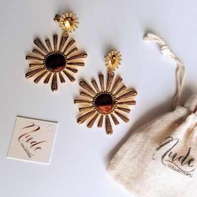 ''Margueritte'' earrings in 316L golden hypoallergenic stainless steel.