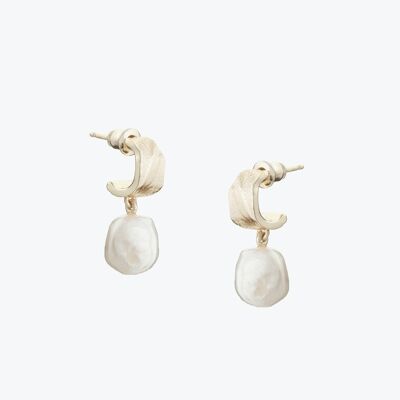Freshwater Pearl Earrings Gold
