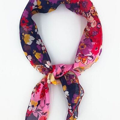 Foulard en soie motif fleuri