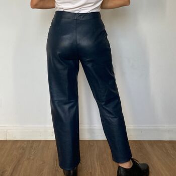 Pantalon en cuir bleu 4