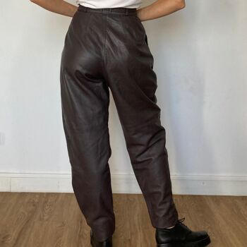 Pantalon en cuir violet foncé 4