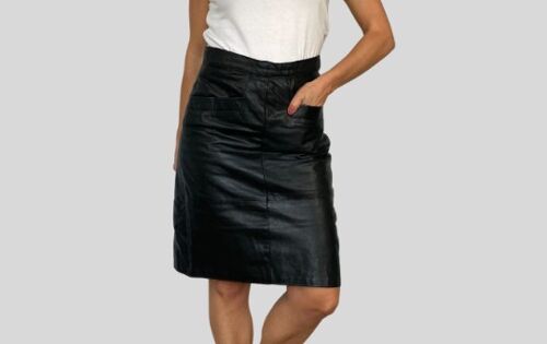 Leather skirt with pockets Modelo 1.