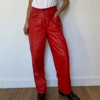 Pantalon en cuir rouge 4