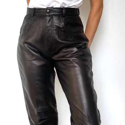 Pantalon en cuir noir légèrement brillant