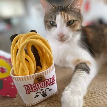 Jouet en peluche pour chat MyMeow Meoodle avec nouilles en fil 4