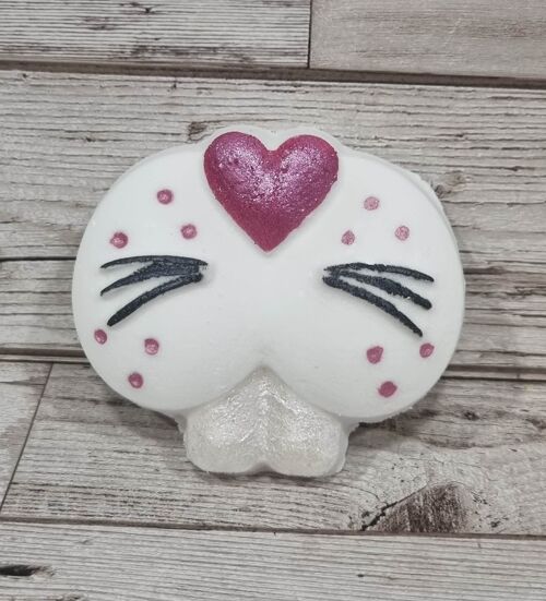 Some bunny loves you Bath Bomb