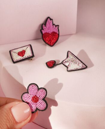 Broche Mini Fleur fait main broderie cannetille - idée cadeau St-Valentin 2