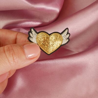 Broche de corazón alado dorado bordado cannetille hecho a mano - idea de regalo de San Valentín