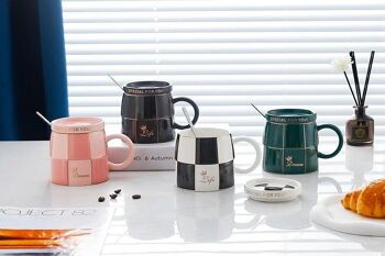 Mug en céramique avec couvercle et cuillère 350 ml en coffret cadeau - DF-467