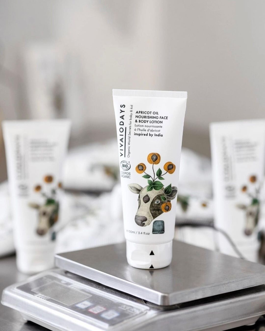 NÄHRENDE LOTION MIT BIO-APRIKOSENÖL – Geschenkidee