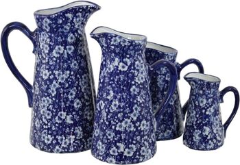 Ensemble de 4 pichets en céramique, motif marguerites bleues et blanches vintage 1