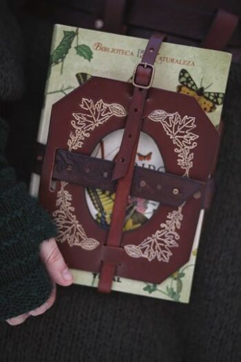 Porte-livre - sac de livre en cuir de grandeur nature - cadeau d'amant de livre - étui de livre de taille - livre des ombres - livre de sorts - sorcellerie 7