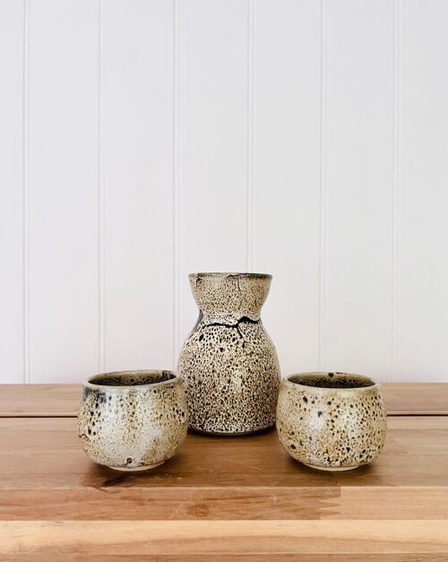 Handmade Japanese ceramic stoneware dark Brown & cream dots Sake set 1 Sake bottle  2 sake cups Croco