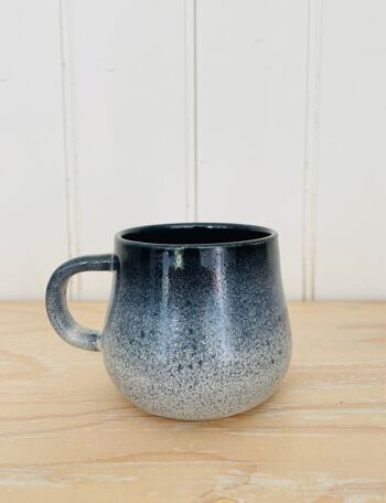 Céramique japonaise faite à la main en grès Marine & bleu gris pâle Mug collection Hazy Moon 1