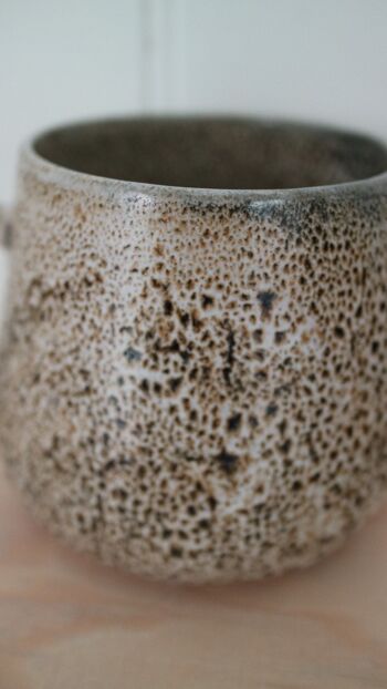 Tasse à café en grès céramique japonaise faite à la main Marron foncé à pois beige Croco 4