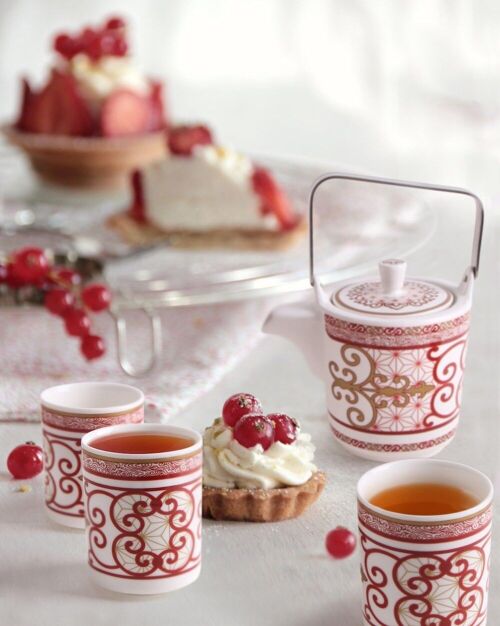 Teapot with 6 tea cups Ornaments porcelain