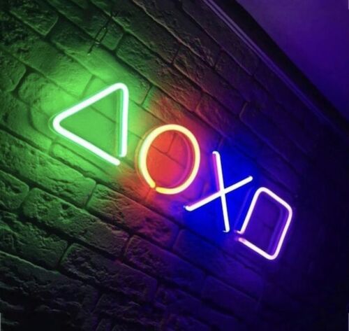 PlayStation Stil Neon Beleuchtung