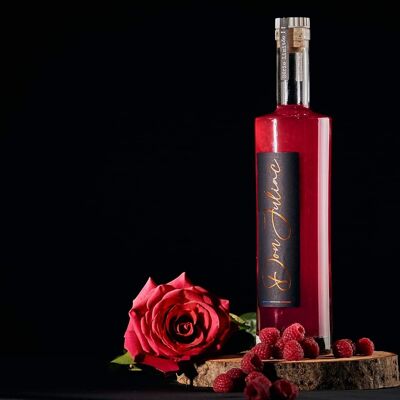 Rum arranged with Roses and Raspberries: I love you a little, a lot, passionately