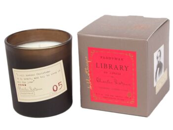 Bougie Library 170g - Charles Dickens : Mandarine, Genévrier + Clou de Girofle