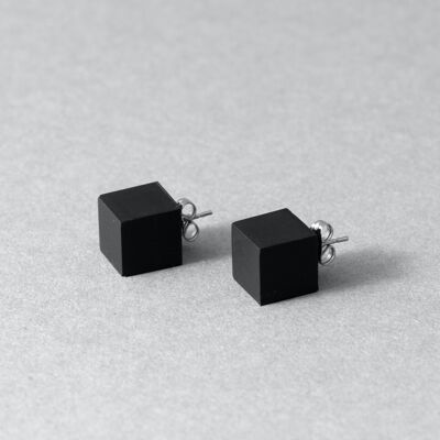 Boucles d'oreilles CUBE - Bijoux minimaux et contemporains faits à la main en Jesmonite