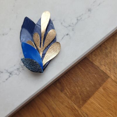 Maxi blue leaf brooch
