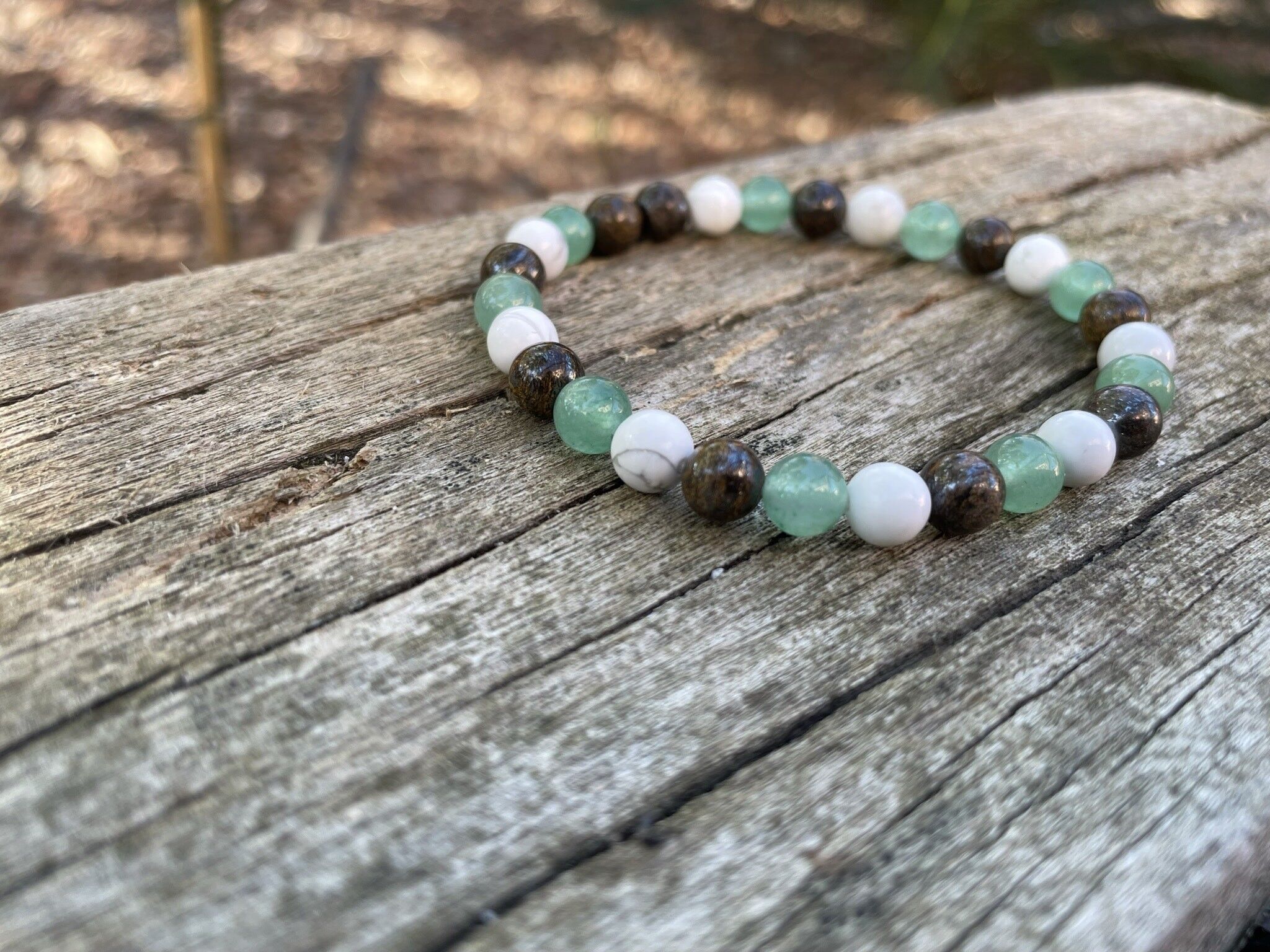 Pulsera antiestrés "Triple Protección" de bronzita, aventurina y howlita