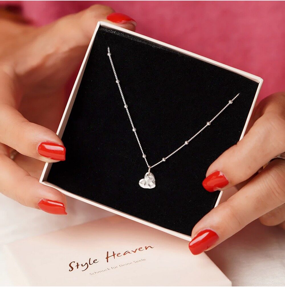 Collier en argent avec un petit coeur