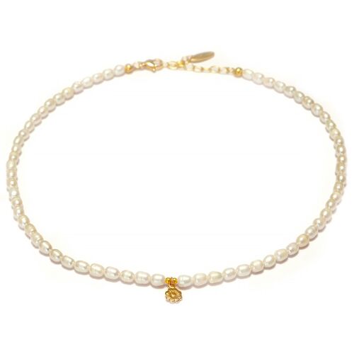 Halskette aus Süßwasser Perlen mit vergoldeter Silber Blume