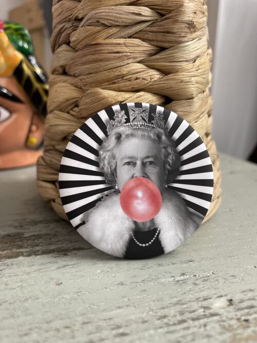 Badge Queen Elizabeth 21