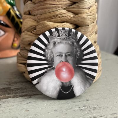 Queen Elizabeth Badge 21