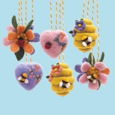 Needle Felting Kit - Springtime, Learn to make a set of needle felted decorations for Easter