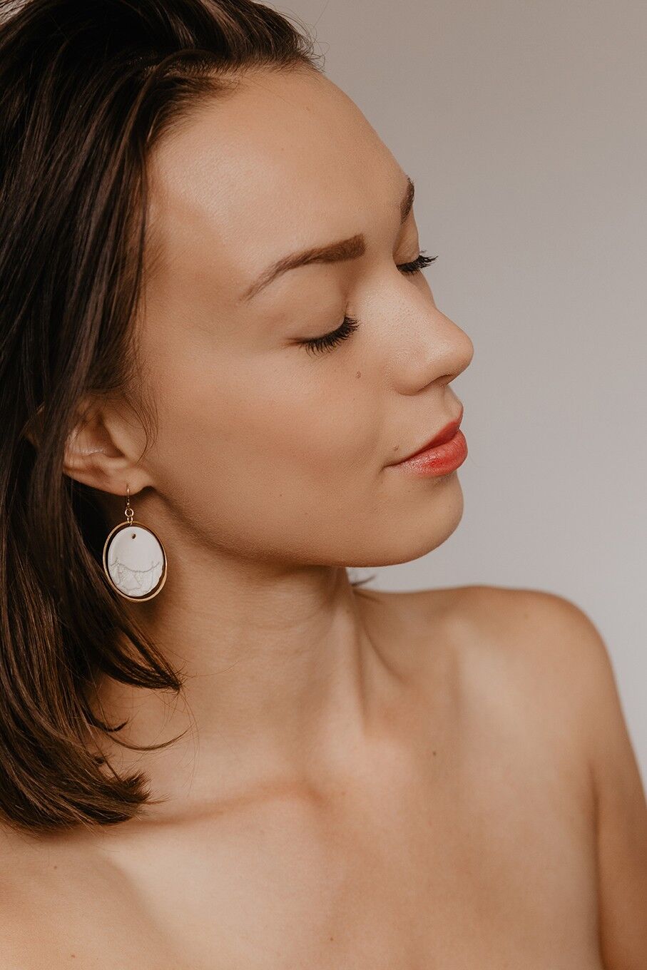 porcelain hoop earring M