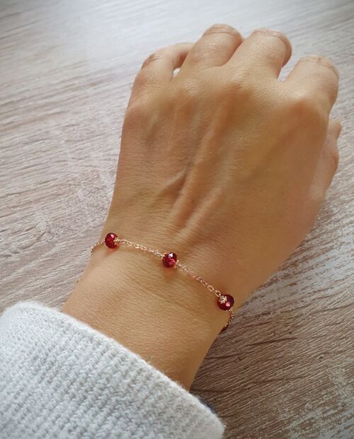 Gold bracelet with Scarlet Red crystals