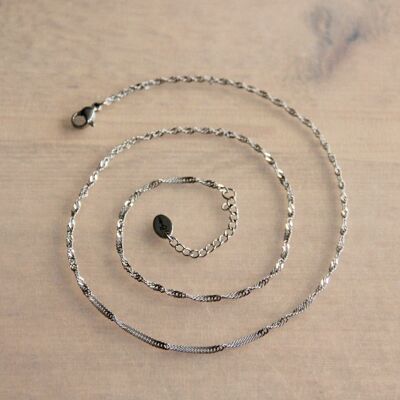 Stainless steel small twisted necklace – silver