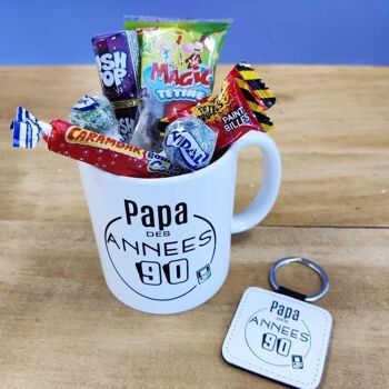 Porte clé & Mug "Papa des années 90" rempli de bonbons rétro - Cadeau Papa