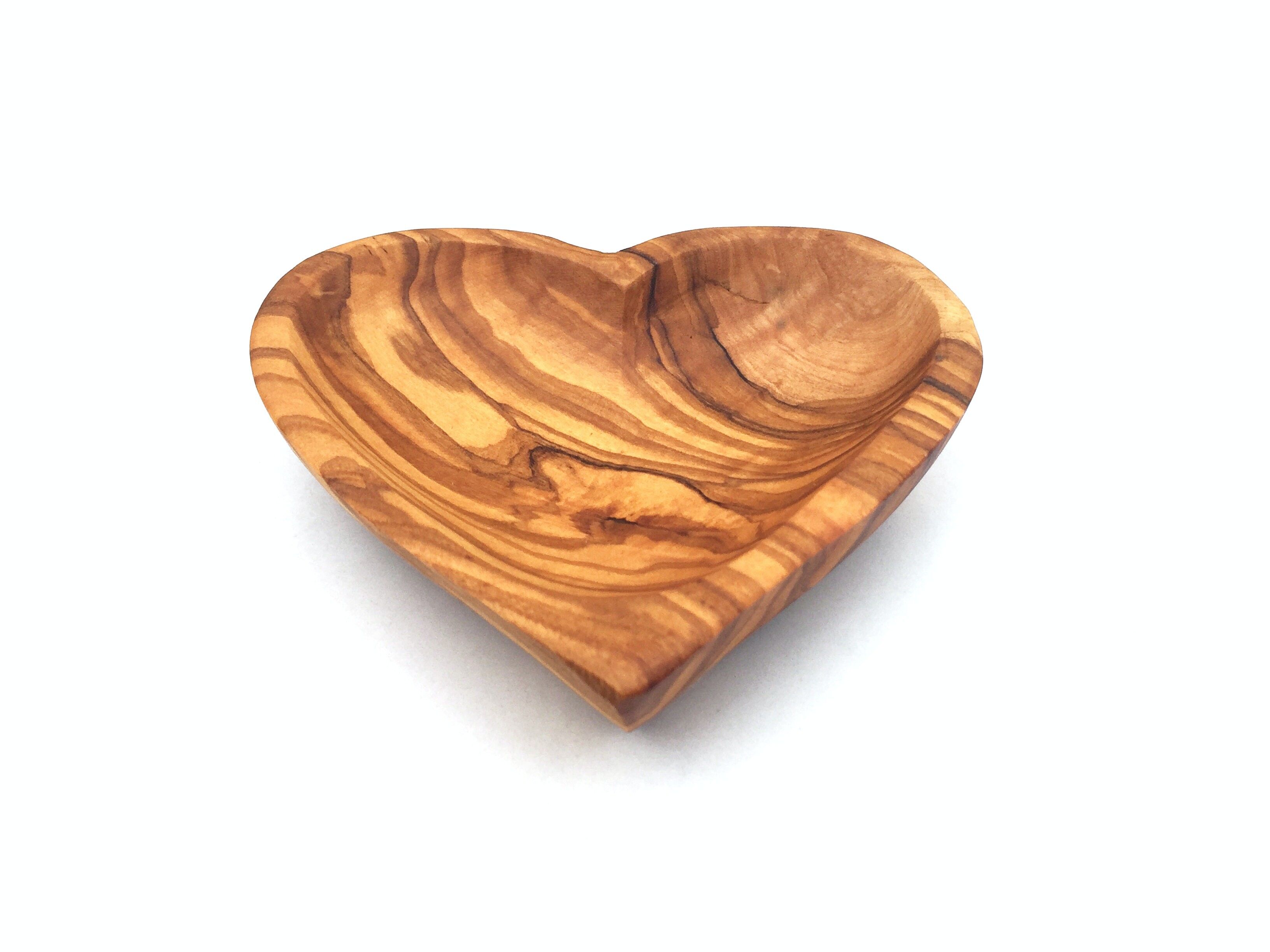 Cuenco en forma de corazón hecho a mano con madera de olivo