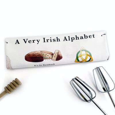 Uno strofinaccio in cotone con alfabeto molto irlandese