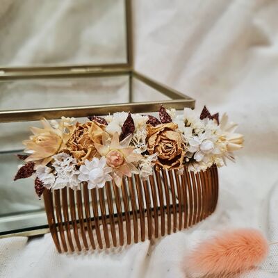 Comb of dried flowers